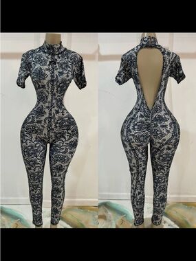 Open-Back Printed Stretch Jumpsuit - Black/White